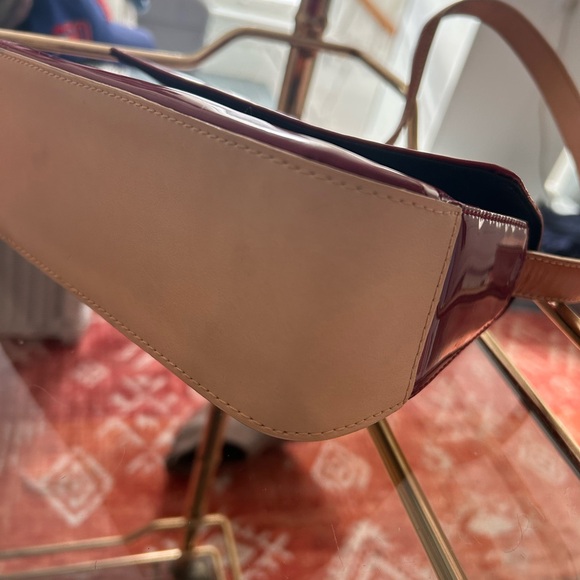 Amanda Smith Glossy Burgundy/Red Purse & Short Handle $ Inside Pocket, Beige - Picture 8 of 13